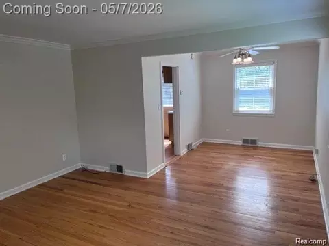 Living - 1722 Graefield Rd #46, Birmingham, MI 48009 photo 1 of 2