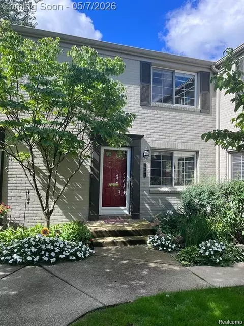 1722 Graefield Rd #46, Birmingham, MI 48009