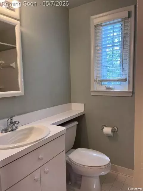 Bath - 1722 Graefield Rd #46, Birmingham, MI 48009 photo 1 of 1