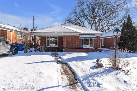 7302 Nightingale St, Dearborn Heights, MI 48127