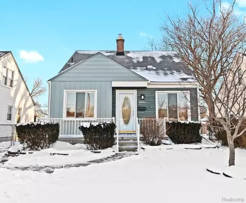 28513 Barton St, Garden City, MI 48135