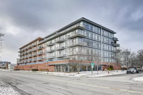 101 Curry Ave #210, Royal Oak, MI 48067