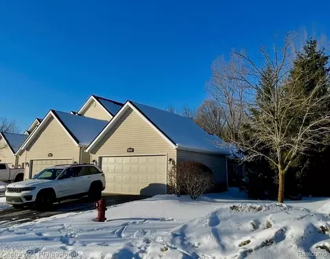 5046 Clintonville Pines Dr #13, Independence, MI 48346