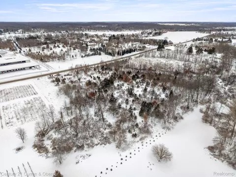 11000 Silver Lake Hwy, Woodstock, MI 49230