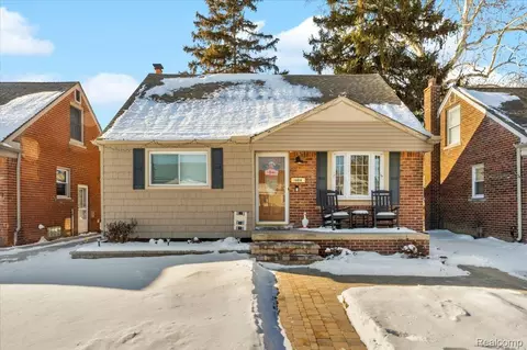 10036 Ruth Ave, Allen Park, MI 48101