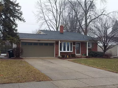 35340 Schoolcraft Rd, Livonia, MI 48150