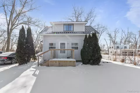 2751 Cloverdale Ave, Madison, MI 49221