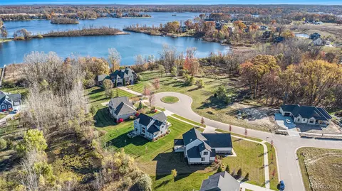 View/Area - 14270 Wright Dr, Fenton, MI 48451 photo 4 of 5