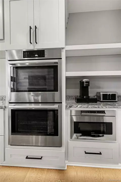 Kitchen - 14270 Wright Dr, Fenton, MI 48451 photo 5 of 6
