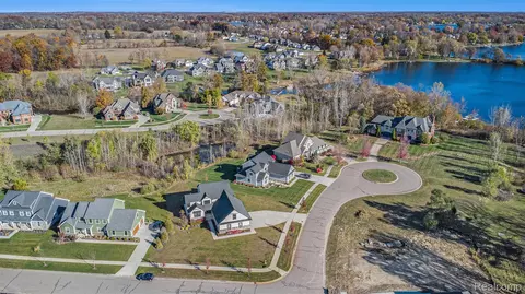 View/Area - 14270 Wright Dr, Fenton, MI 48451 photo 2 of 5