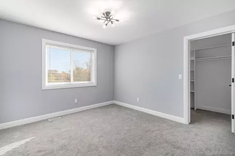 Bedroom - 14270 Wright Dr, Fenton, MI 48451 photo 4 of 5