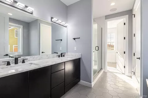 Bath - 14270 Wright Dr, Fenton, MI 48451 photo 1 of 4