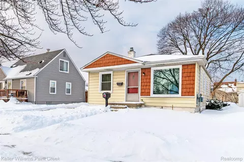 25151 Ford St, Roseville, MI 48066