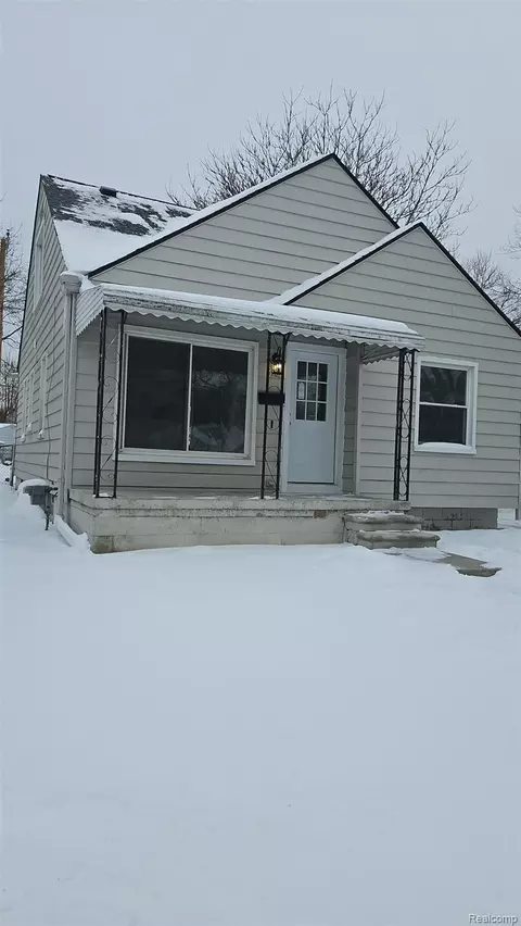 590 E Madison Ave, Pontiac, MI 48340