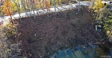 lot121 Central Dr, Lake Orion, MI 48362