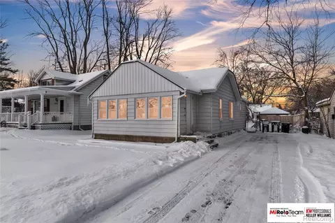20019 Macarthur St, Redford, MI 48240