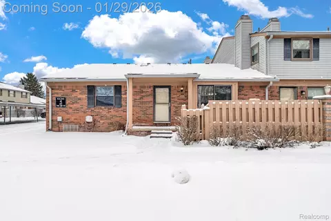 1891 Vine Way Dr #27, Canton, MI 48188
