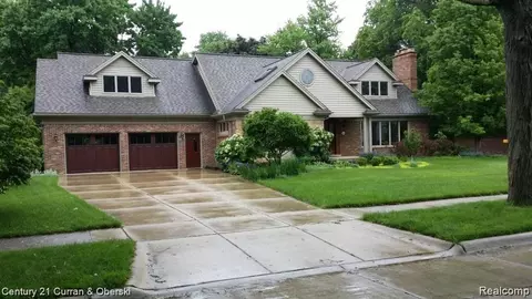 601 Crescent Dr, Dearborn, MI 48124