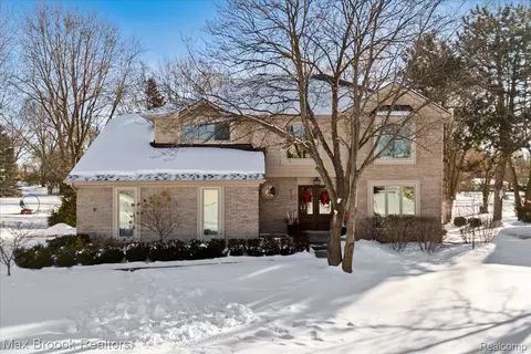 412 Shellbourne Dr, Rochester Hills, MI 48309