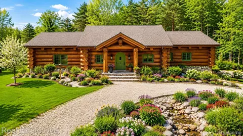 4340 Lahring Rd, Holly, MI 48442