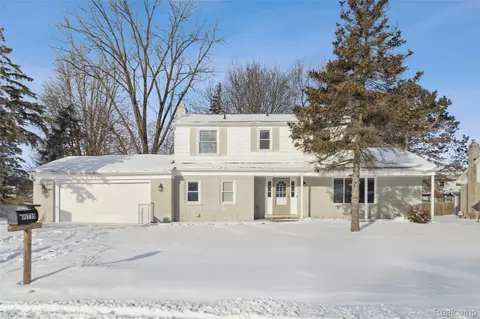 39735 Bonnie Ct, Clinton Township, MI 48038