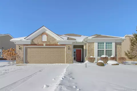 23890 Manistee Ln, Brownstown, MI 48134