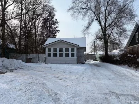 285 Voorheis St, Pontiac, MI 48341