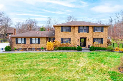 26029 Waterbury Way, Grosse Ile, MI 48138