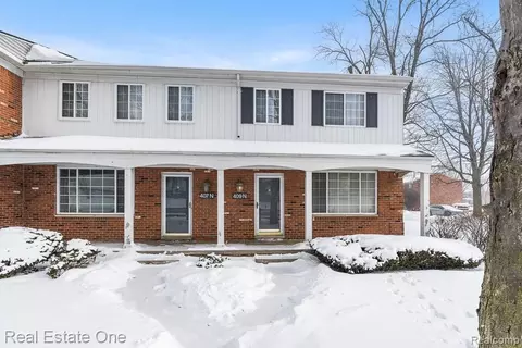 409 Fox Hills Dr N #95, Bloomfield Hills, MI 48304
