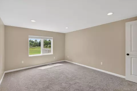 Bedroom - 4539 Parker Dr, Marion, MI 48843 photo 4 of 7