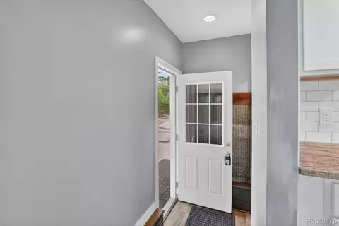 Entry Way - 4539 Parker Dr, Marion, MI 48843 photo 1 of 1