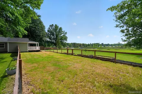 Exterior - 4539 Parker Dr, Marion, MI 48843 photo 17 of 18