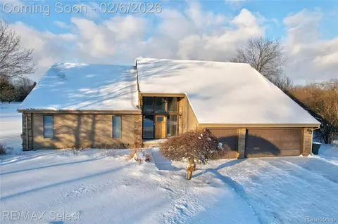5031 Mccandlish Rd, Grand Blanc, MI 48439