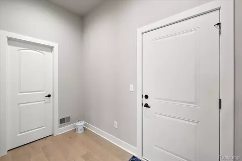 Entry Way - 17827 Biscayne Dr, Macomb, MI 48042 photo 2 of 5