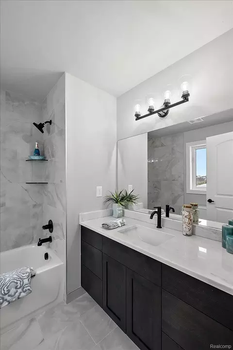 Bath - 17827 Biscayne Dr, Macomb, MI 48042 photo 7 of 13