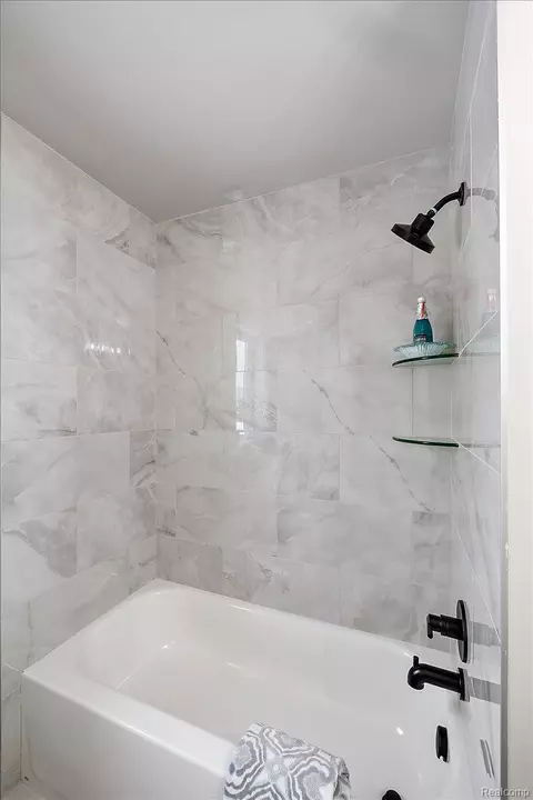 Bath - 17827 Biscayne Dr, Macomb, MI 48042 photo 8 of 13