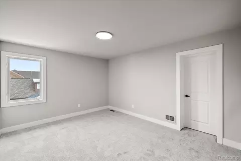 Bedroom - 17827 Biscayne Dr, Macomb, MI 48042 photo 7 of 8