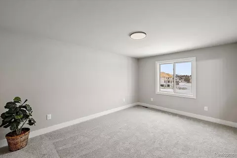 Bedroom - 17827 Biscayne Dr, Macomb, MI 48042 photo 3 of 8