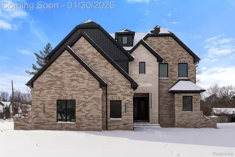 5321 Rochester Rd, Troy, MI 48085