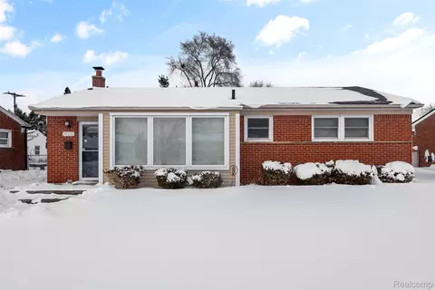 35236 Leon St, Livonia, MI 48150