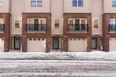 109 S 2nd St, Brighton, MI 48116