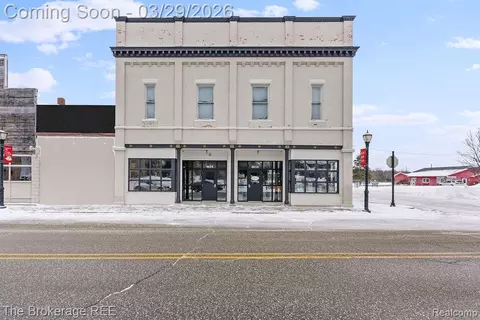 4654 Water St, Columbiaville, MI 48421