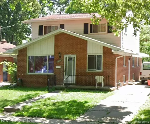 19450 Rensellor St, Livonia, MI 48152