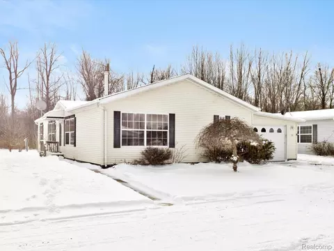 3211 Keewahdin Apt 139 Rd, Fort Gratiot, MI 48059