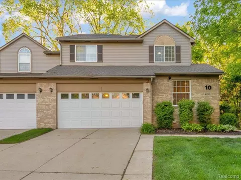 41772 E Glade Rd W #41, Canton, MI 48187
