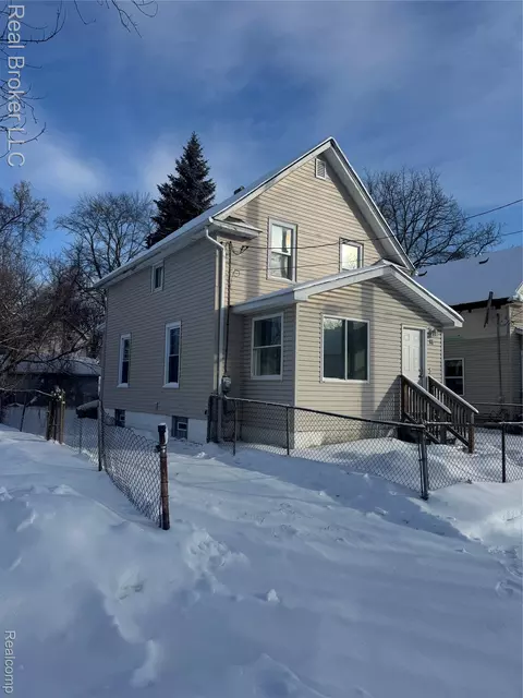86 Hamilton St, Pontiac, MI 48342