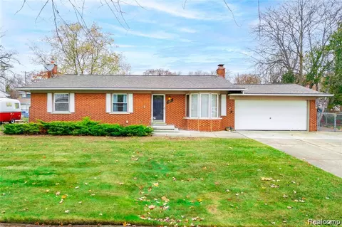 8258 Concord Rd, Grosse Ile, MI 48138