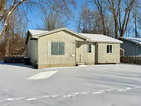 2825 Eaton Pl, Flint, MI 48506