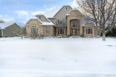 2230 Lost Oak Ct, Grand Blanc, MI 48439