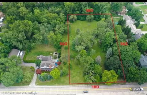 34037 W 9 Mile Rd, Farmington Hills, MI 48335